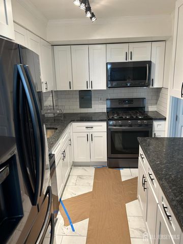 276 Prospect Street 3H, East Orange, NJ 07017