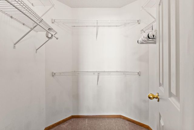 8663 Quarry Ridge Lane C, Woodbury, MN 55125