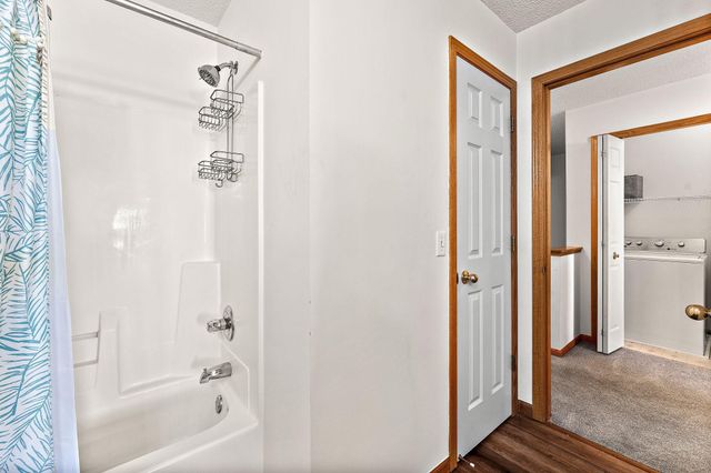 8663 Quarry Ridge Lane C, Woodbury, MN 55125