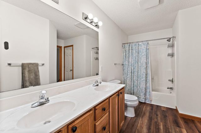 8663 Quarry Ridge Lane C, Woodbury, MN 55125