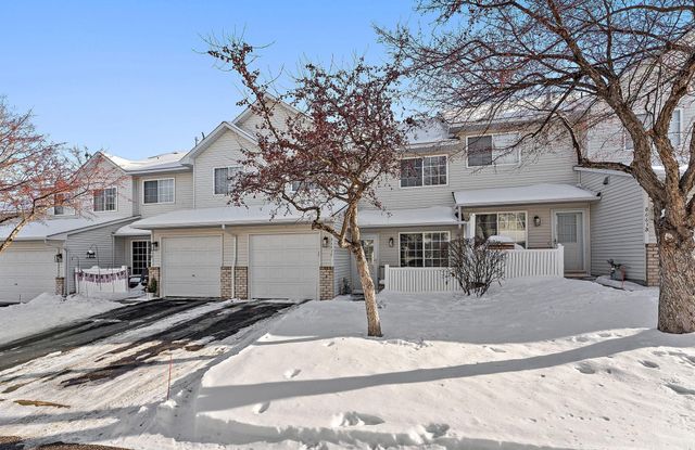 8663 Quarry Ridge Lane C, Woodbury, MN 55125