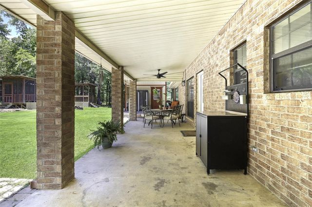 526 Pebble Creek, Livingston, TX 77351