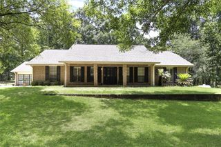 526 Pebble Creek, Livingston, TX 77351