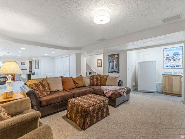 1137 W 2500 S, Syracuse, UT 84075