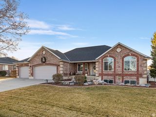 1137 W 2500 S, Syracuse, UT 84075