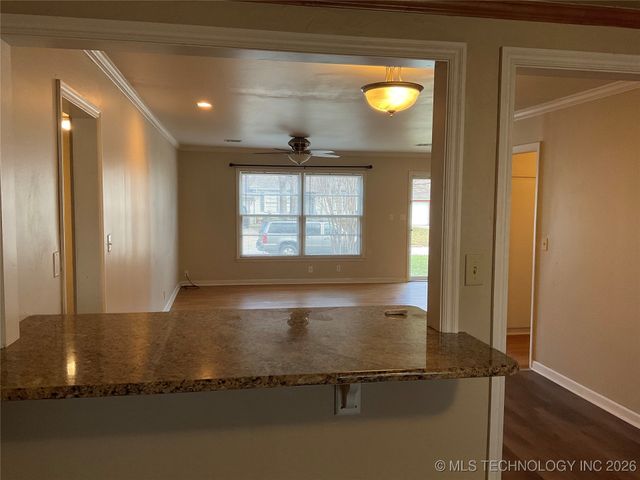 220 E 45th Place S, Tulsa, OK 74105