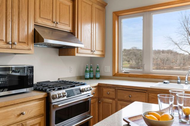 1080 82nd Street E, Inver Grove Heights, MN 55077