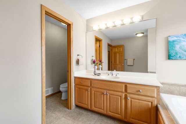 1080 82nd Street E, Inver Grove Heights, MN 55077