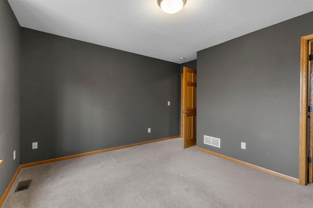 1080 82nd Street E, Inver Grove Heights, MN 55077