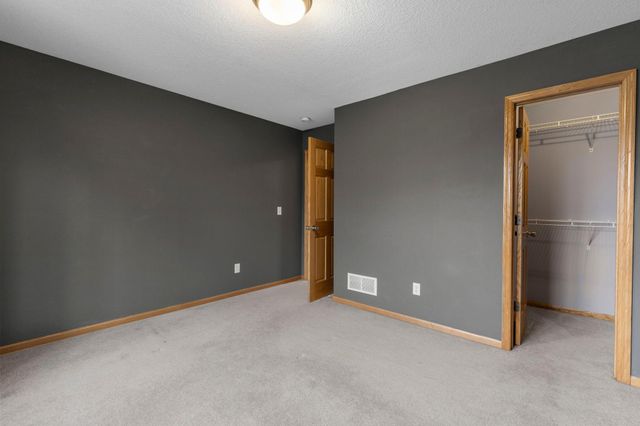 1080 82nd Street E, Inver Grove Heights, MN 55077