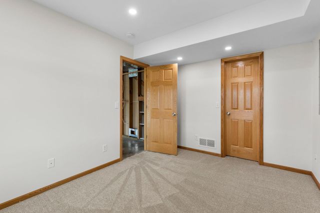 1080 82nd Street E, Inver Grove Heights, MN 55077