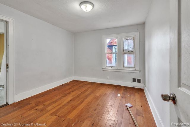 16523 Log Cabin Street, Highland Park, MI 48203