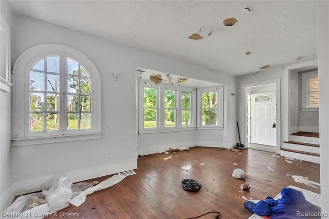 16523 Log Cabin Street, Highland Park, MI 48203