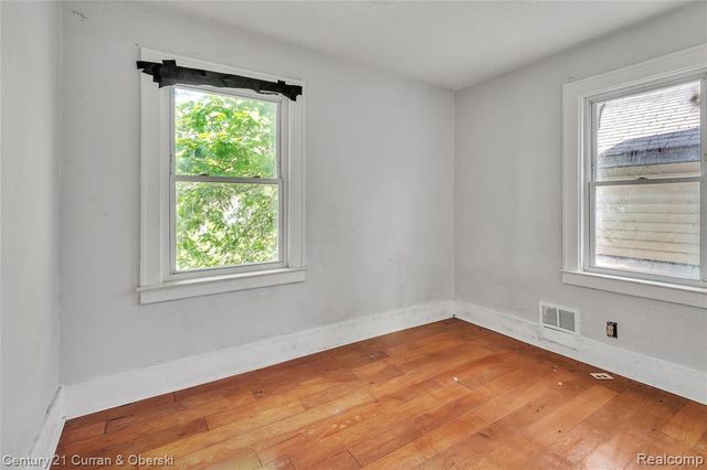 16523 Log Cabin Street, Highland Park, MI 48203