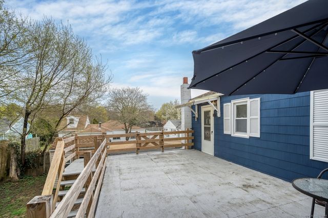 9 Woodlawn Court, Waterford, CT 06385