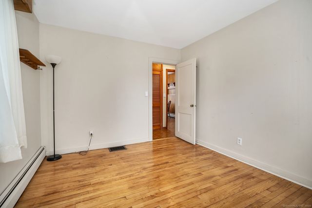 9 Woodlawn Court, Waterford, CT 06385