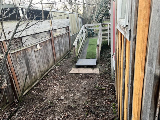 19605 RIVER Rd 104, Gladstone, OR 97027