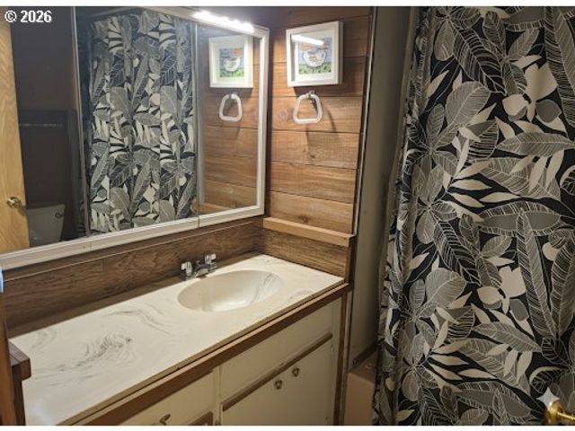 19605 RIVER Rd 104, Gladstone, OR 97027