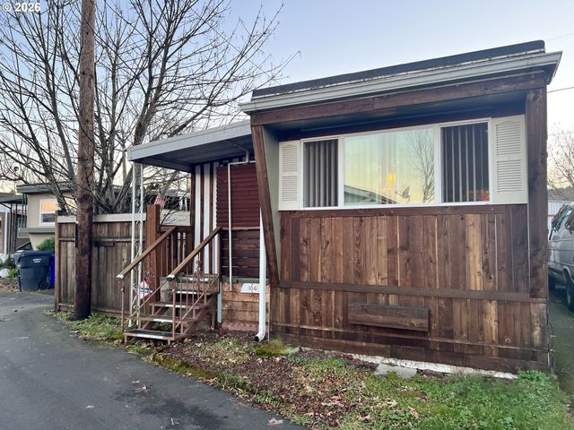 19605 RIVER Rd 104, Gladstone, OR 97027