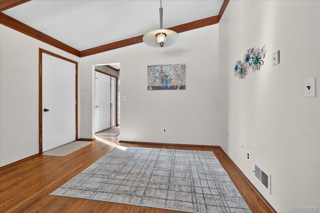 37959 Streamview Drive, Sterling Heights, MI 48312