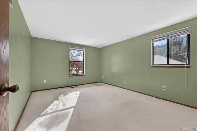 37959 Streamview Drive, Sterling Heights, MI 48312