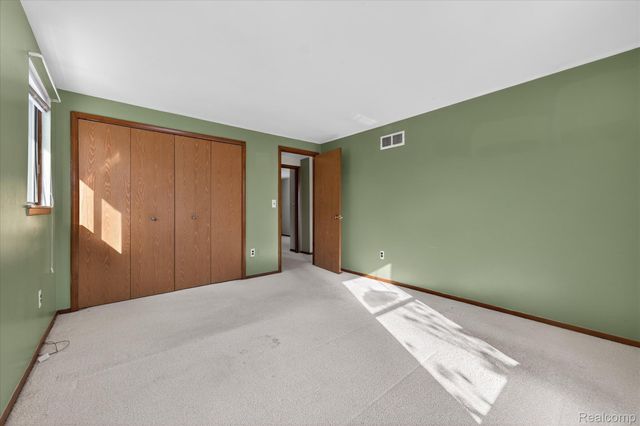 37959 Streamview Drive, Sterling Heights, MI 48312