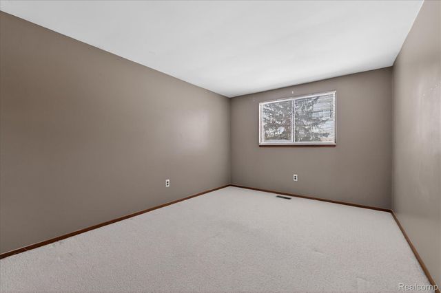 37959 Streamview Drive, Sterling Heights, MI 48312