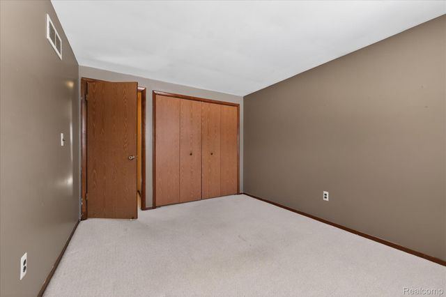 37959 Streamview Drive, Sterling Heights, MI 48312