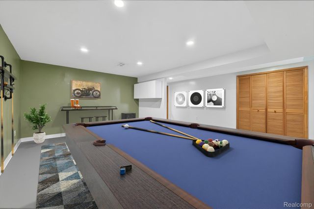 37959 Streamview Drive, Sterling Heights, MI 48312