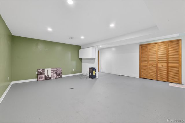 37959 Streamview Drive, Sterling Heights, MI 48312