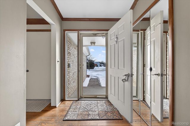 37959 Streamview Drive, Sterling Heights, MI 48312