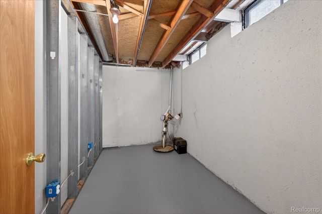 37959 Streamview Drive, Sterling Heights, MI 48312