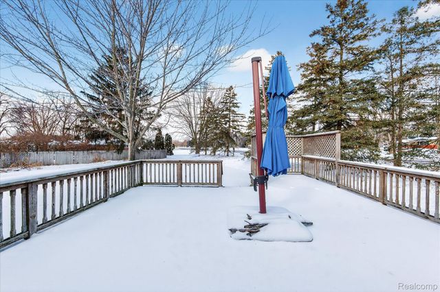 37959 Streamview Drive, Sterling Heights, MI 48312