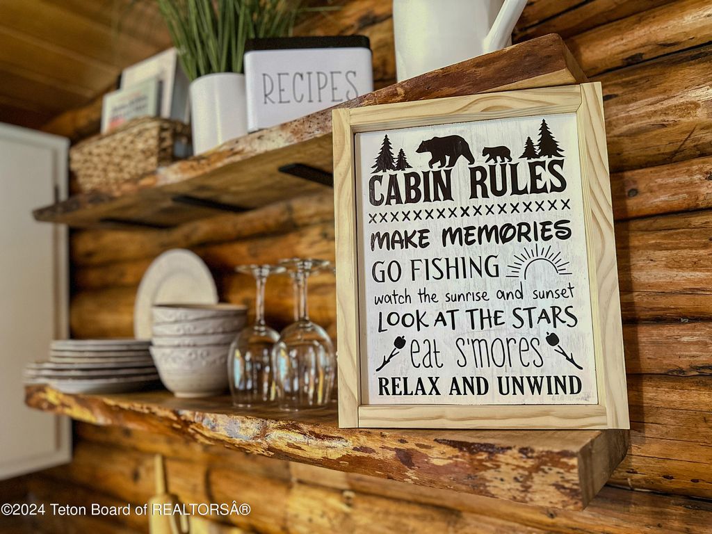 9795 N MAIN Street, Kelly, WY 83011 photo 11