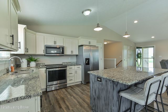 12533 Rineyville Rd, Vine Grove, KY 40175