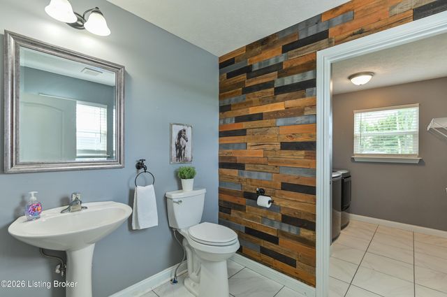 12533 Rineyville Rd, Vine Grove, KY 40175