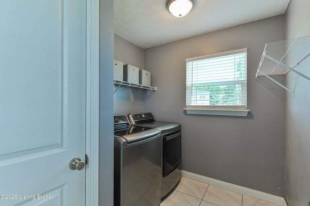 12533 Rineyville Rd, Vine Grove, KY 40175