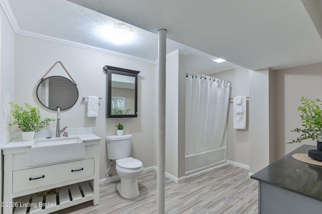 12533 Rineyville Rd, Vine Grove, KY 40175