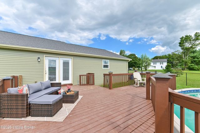 12533 Rineyville Rd, Vine Grove, KY 40175