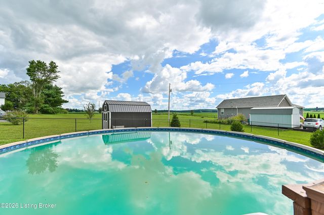 12533 Rineyville Rd, Vine Grove, KY 40175