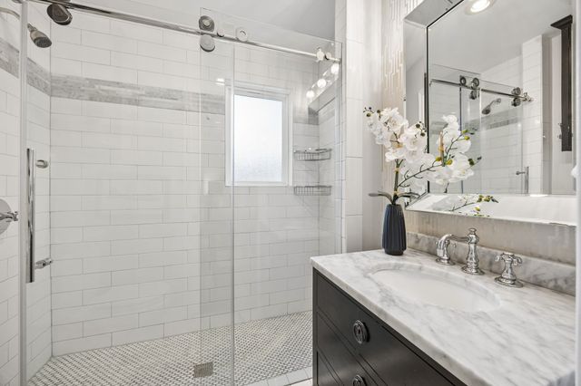 7030 Town North Drive, Dallas, TX 75231
