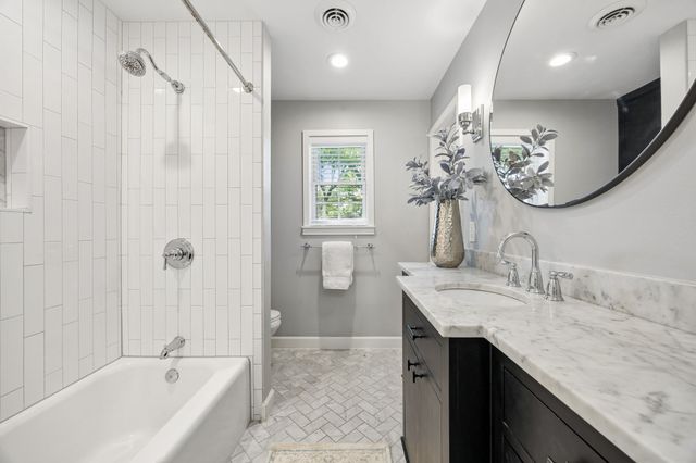 7030 Town North Drive, Dallas, TX 75231