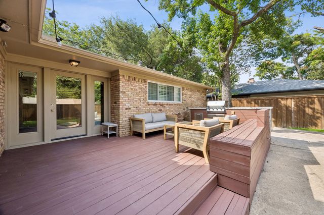 7030 Town North Drive, Dallas, TX 75231