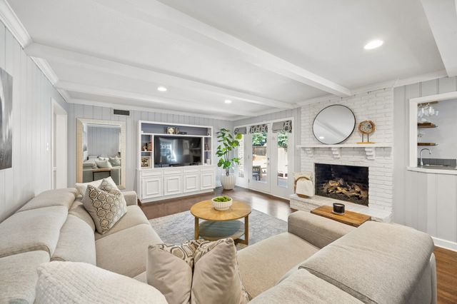 7030 Town North Drive, Dallas, TX 75231