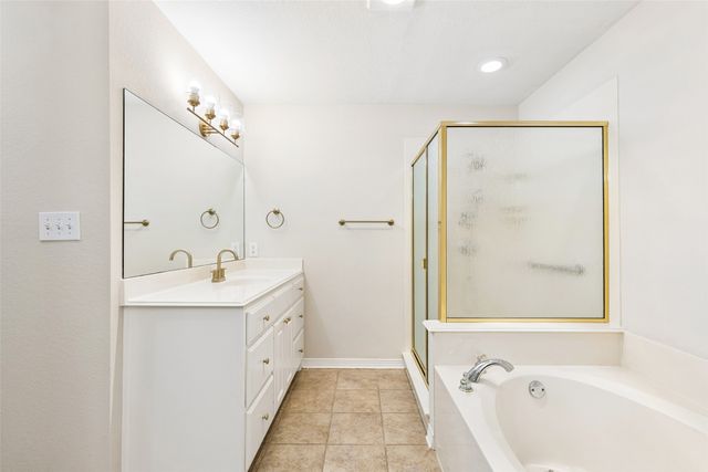 110 Crestway Drive 29, Cedar Hill, TX 75104