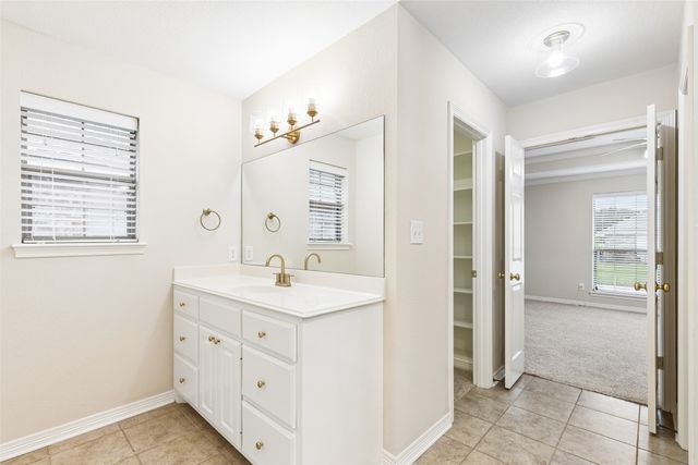 110 Crestway Drive 29, Cedar Hill, TX 75104