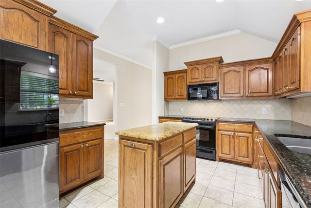 110 Crestway Drive 29, Cedar Hill, TX 75104