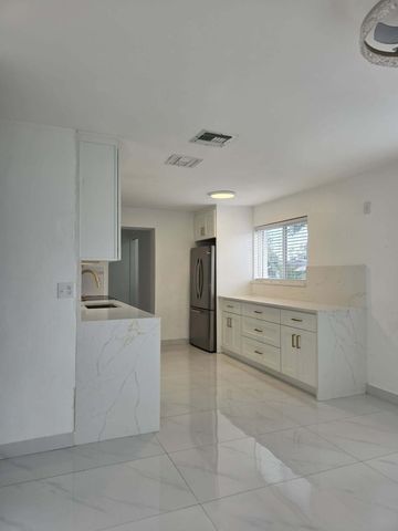 3900 SW 59th Avenue, Davie, FL 33314