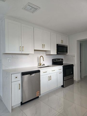 3900 SW 59th Avenue, Davie, FL 33314