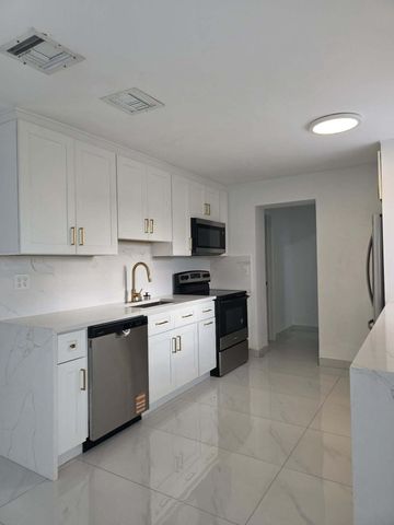 3900 SW 59th Avenue, Davie, FL 33314